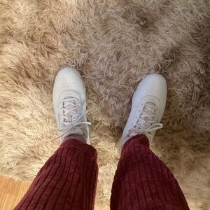 Easy Spirit patches ladies white leather sneakers, size 9Medium